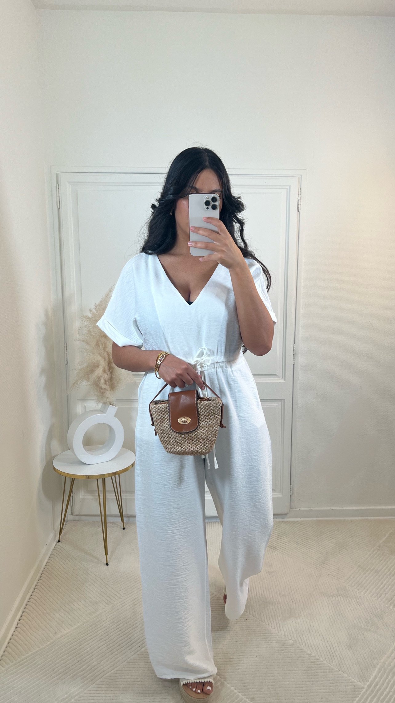 Photo d'une combinaison à effet lin de couleur blanche de chez Golden Boutique