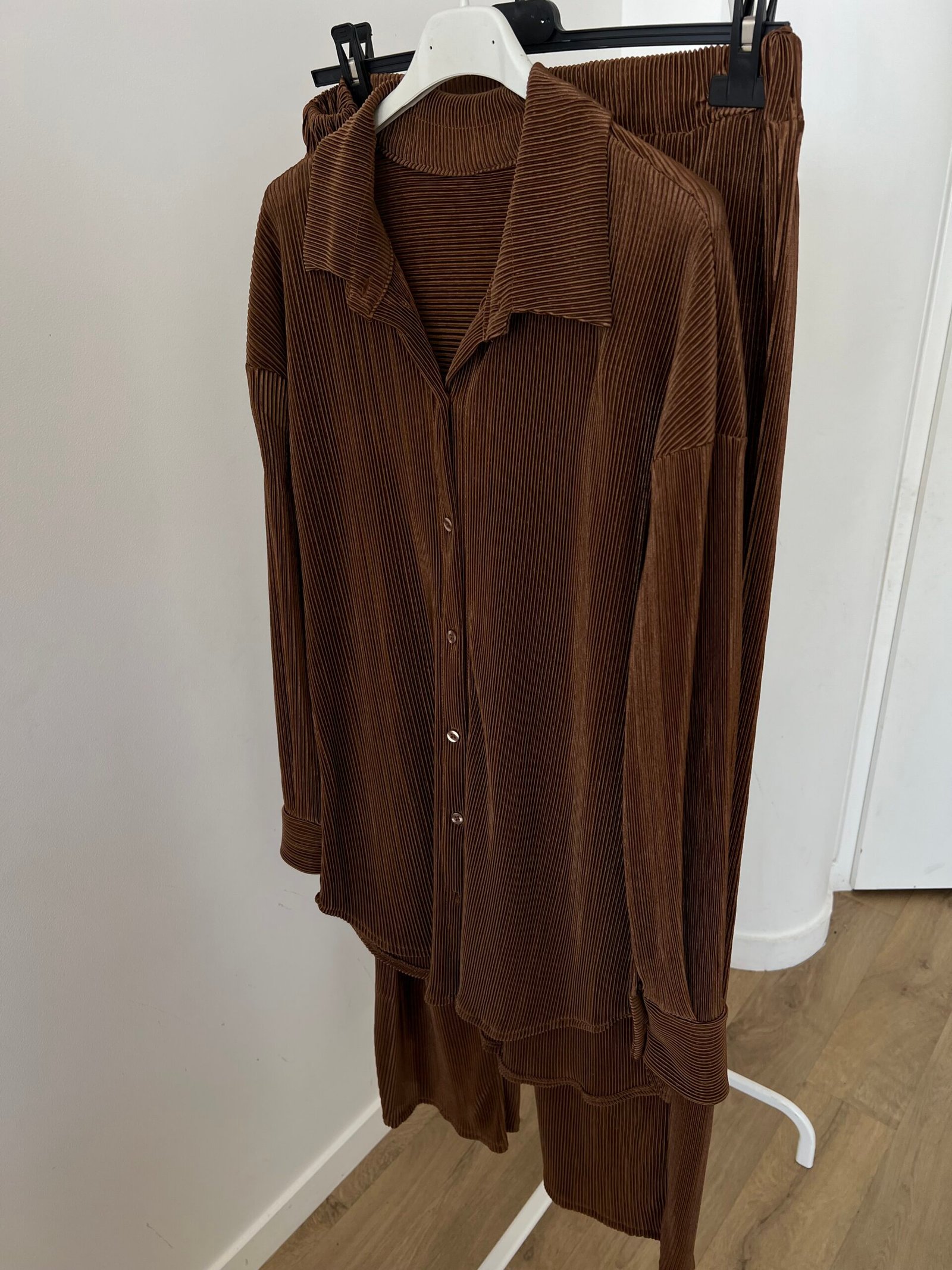 Ensemble plissé - Marron – Image 2