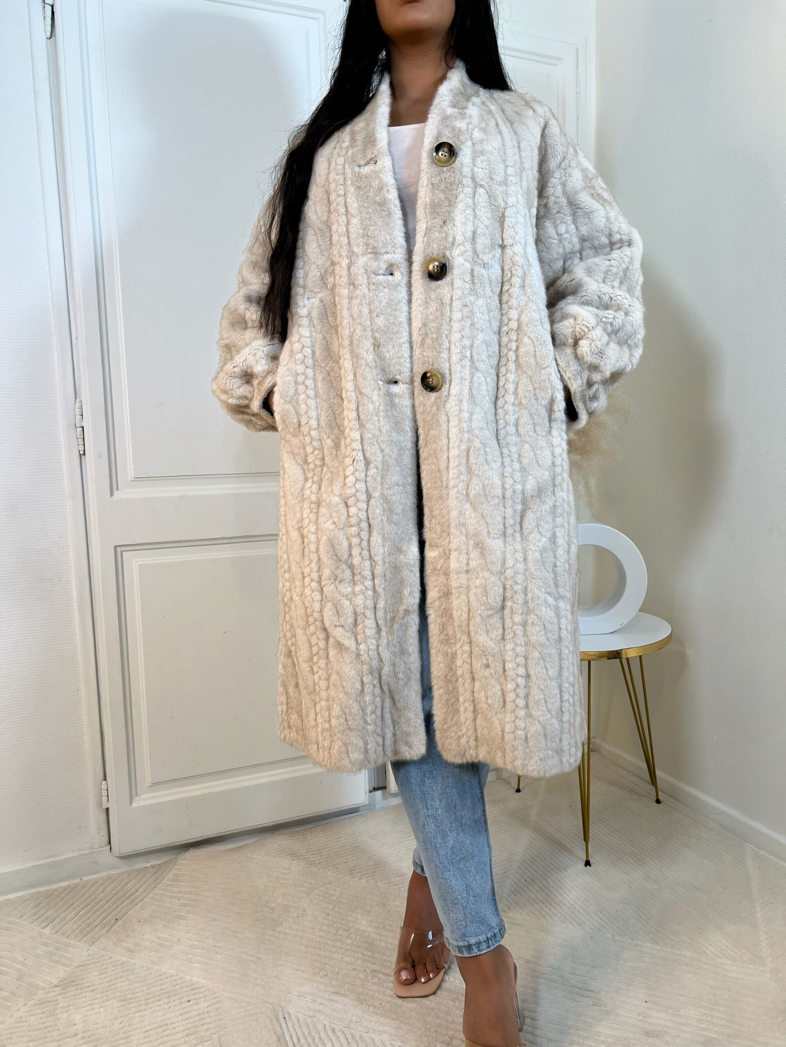 Manteau torsadé fausse fourrure – Image 2